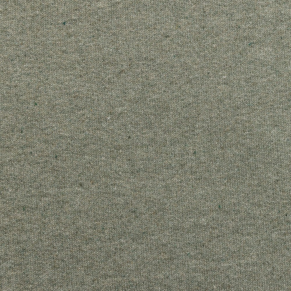 IQONIQ Denali ungefärbt. Rundhals-Sweater aus recycelter BW